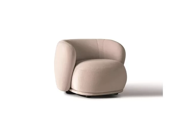 Meridiani 设计的 René 扶手椅