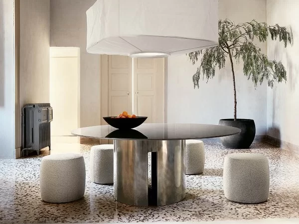 Gong table by Meridiani in the round version