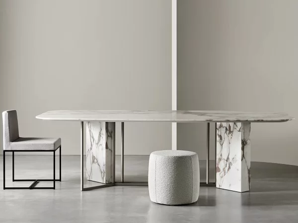 Der Tisch Plinto von Meridiani - Entwurf von Andrea Parisio
