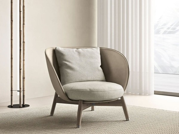 Flexform Eri armchair in a living area