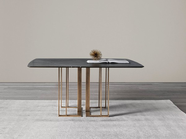 La mesa Charlie de Meridiani - diseño de Andrea Parisio